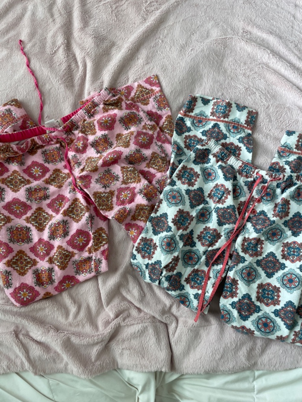Women’s Printed Pajama Shorts Set - Pink & Light Blue Medallion